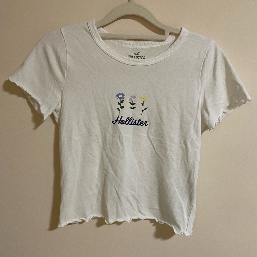 Hollister floral cropped baby tee small